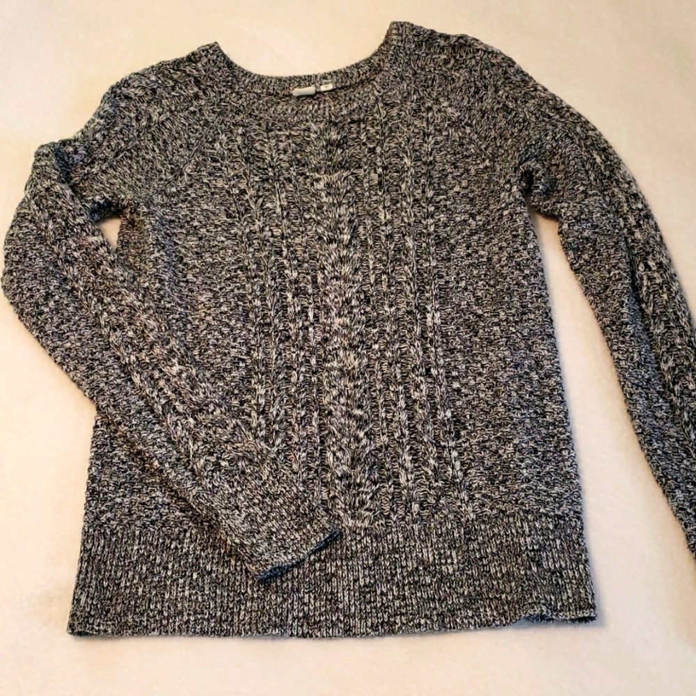 EUC Gap cotton cable knit sweater